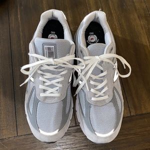 Almost new NB 990v4 size 10 Men